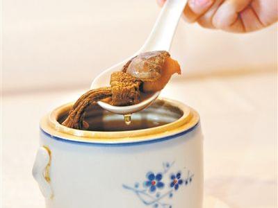 產(chǎn)后媽媽別急著喝滋補湯