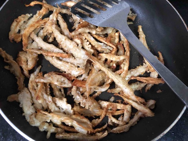 椒鹽酥炸杏鮑菇的做法-五香味炸菜譜