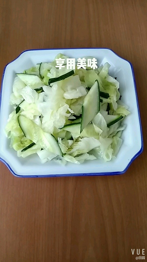 黃瓜炒圓白菜的做法-家常味炒菜譜