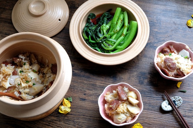 芋頭臘腸煲仔飯+白灼菜心的做法-家常味煲菜譜