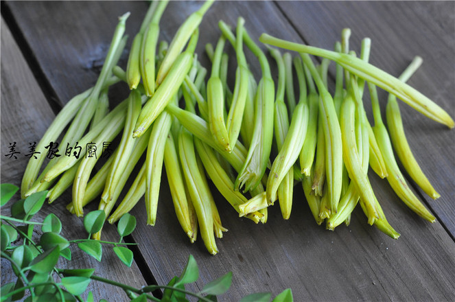 黃花菜炒雞蛋的做法-家常味炒菜譜