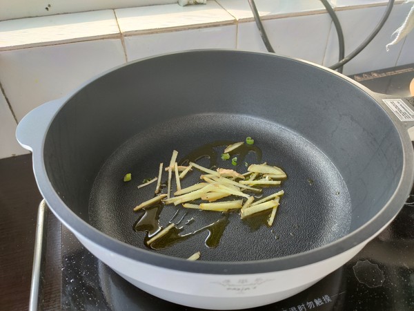 家常燴魚餅的做法-家常味炒菜譜