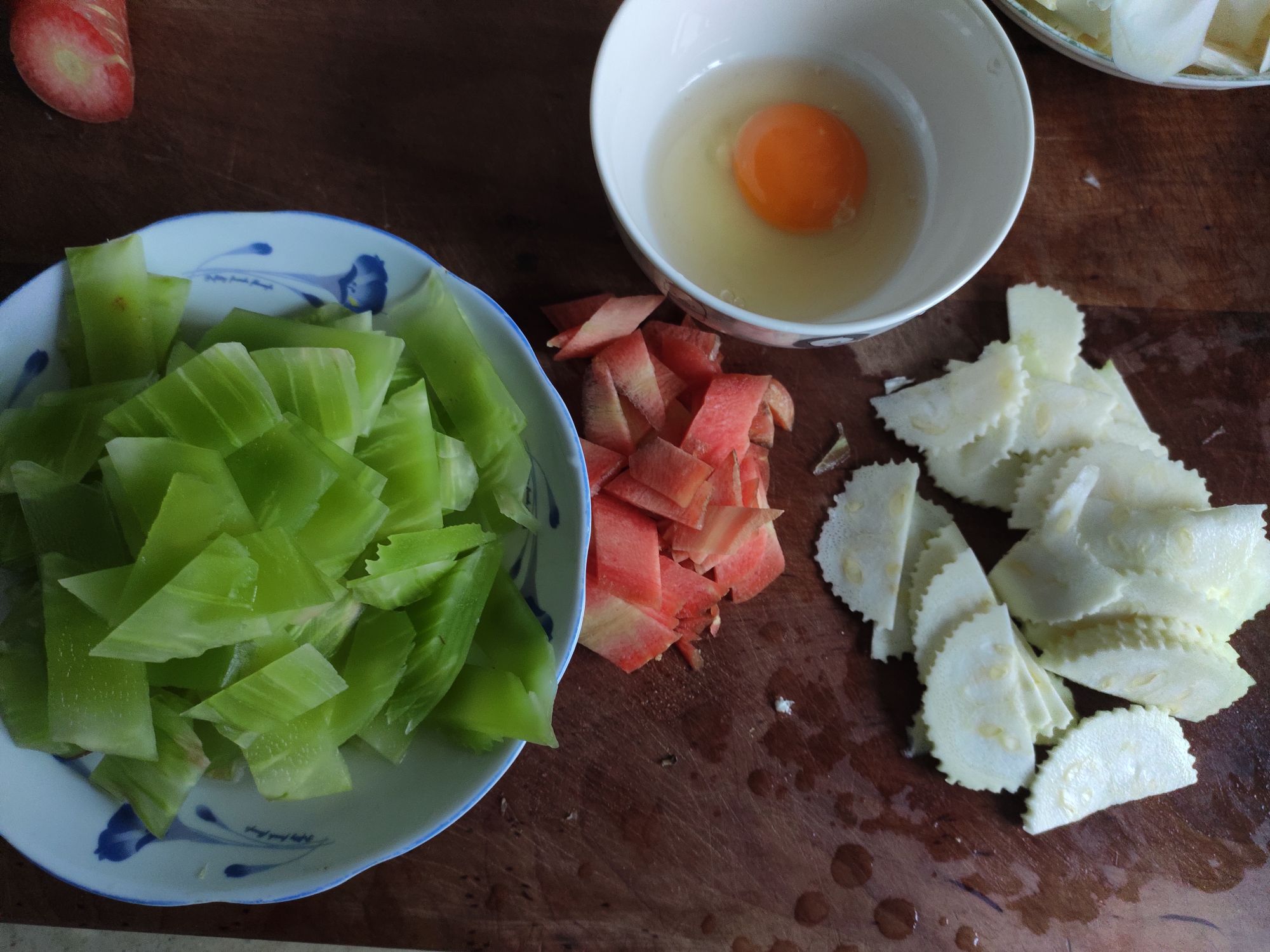 雞蛋萵筍的做法-咸鮮味炒菜譜