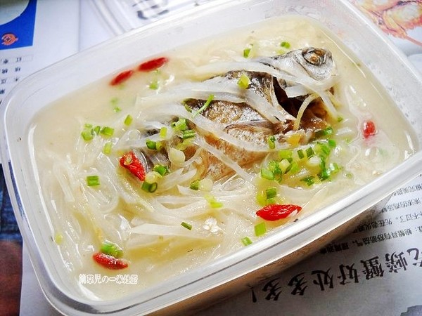 蘿卜絲燉野鯽魚的做法-家常味燉菜譜