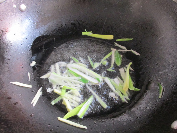 炒蒜苔的做法-咸鮮味炒菜譜