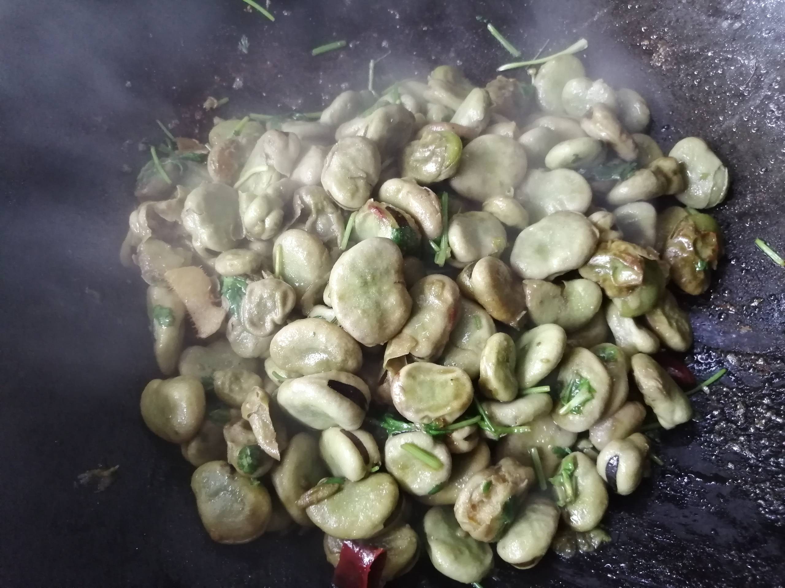 干煸蠶豆的做法-家常味炒菜譜