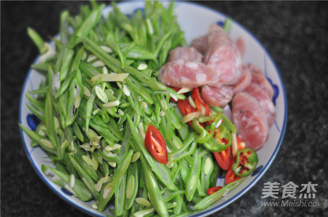 四季豆炒肉腸的做法-咸鮮味炒菜譜