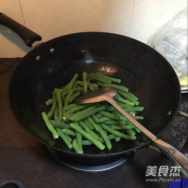 肉絲炒四季豆的做法-咸鮮味炒菜譜