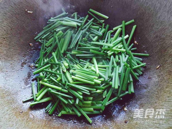 韭菜花炒蝦的做法-家常味炒菜譜