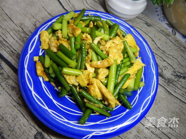 蒜苔炒雞蛋的做法-咸鮮味炒菜譜