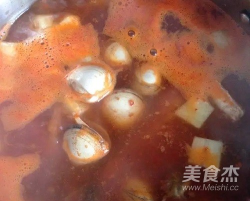 用潮白黑魚(yú)做韓國(guó)辣魚(yú)湯的做法-香辣味煮菜譜