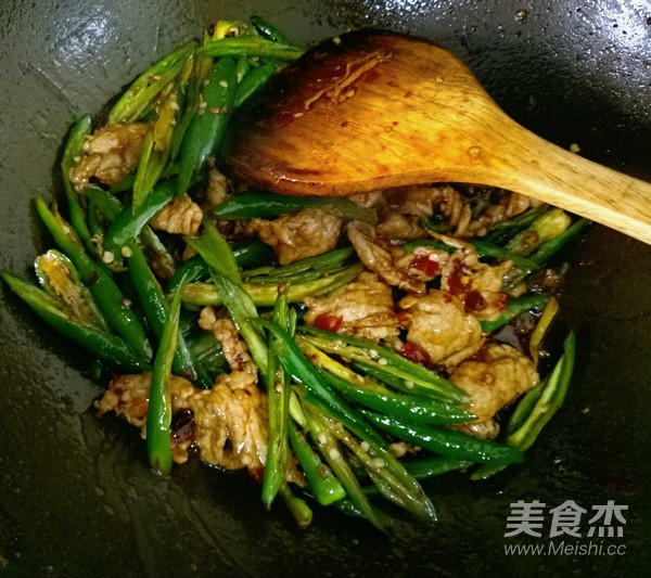 尖椒鹽煎肉的做法-家常味炒菜譜