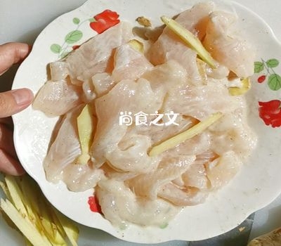 不用熬魚(yú)骨湯，也能做出湯鮮味正的懶人番茄魚(yú)片！的做法-酸甜味煮菜譜