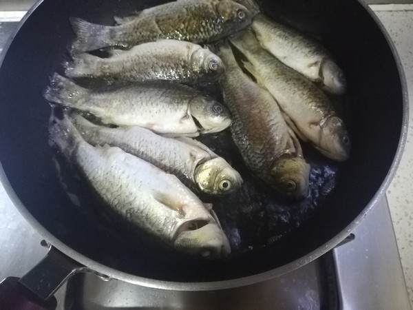 糖醋酥鯽魚的做法-家常味燉菜譜