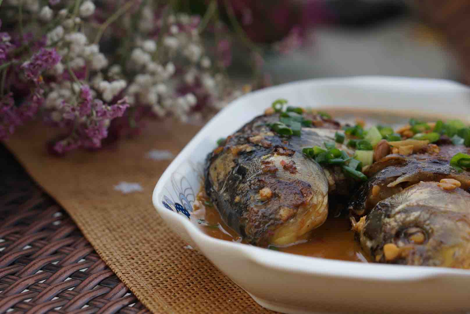 雙醬燒鯽魚(yú)的做法-家常味燒菜譜