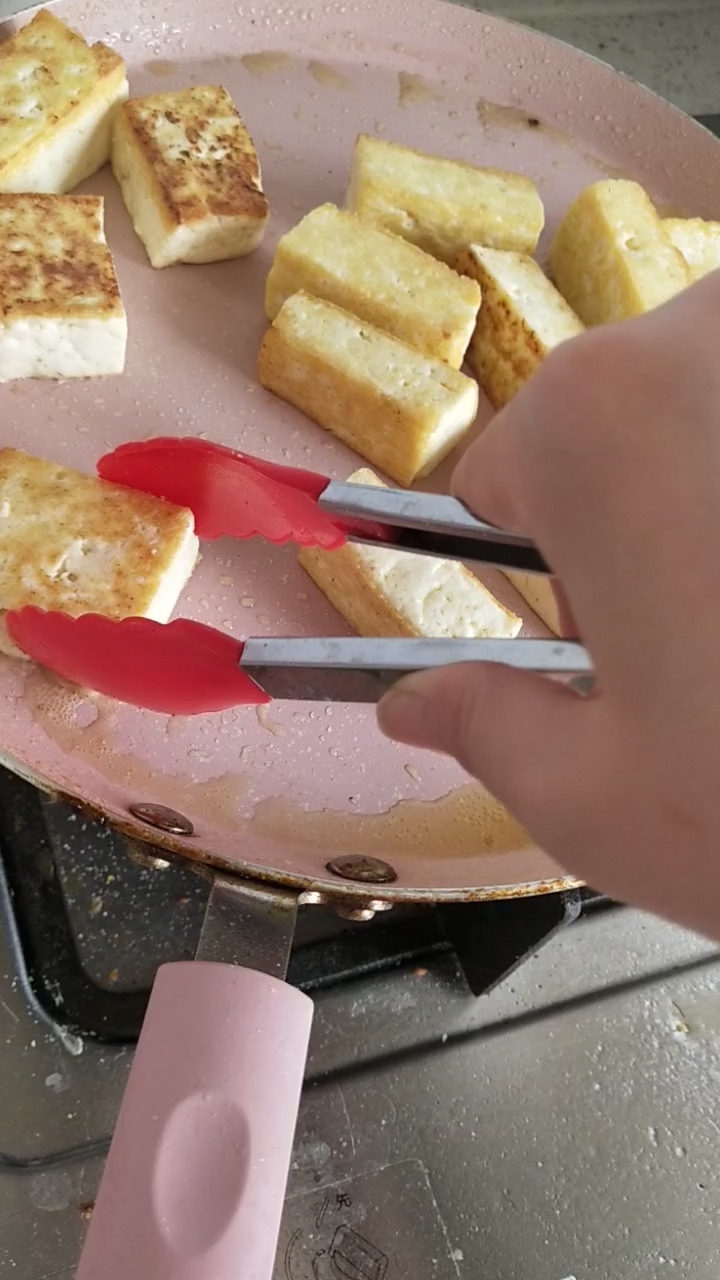 鍋包豆腐的做法-家常味煎菜譜