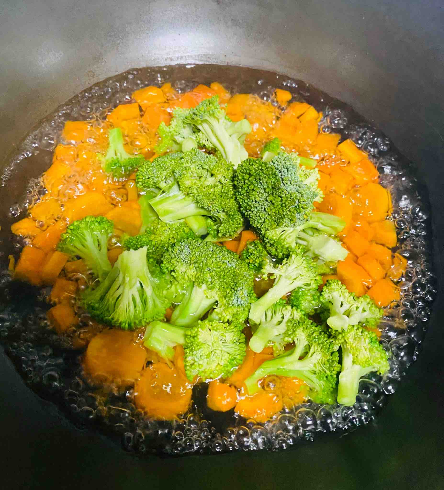 暑假指南，日式醬香肥牛飯，專治熊孩子！的做法-家常味炒菜譜