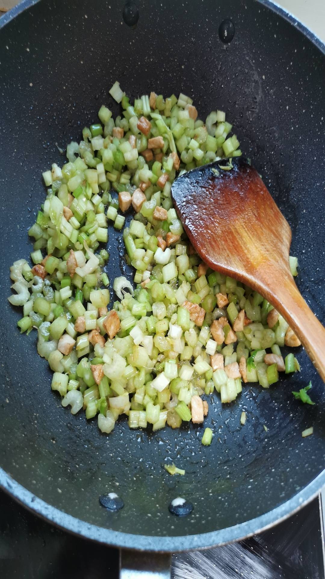 肉末芹菜丁的做法-家常味炒菜譜