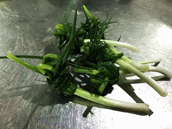 湘西特色菜——血粑鴨的做法-香辣味燒菜譜