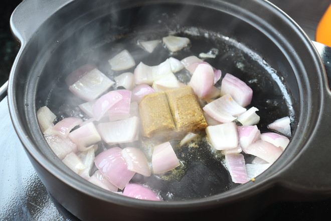 牛奶咖喱火鍋的做法-咖喱味煮菜譜