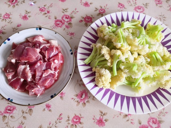 花菜炒肉片的做法-咸鮮味炒菜譜