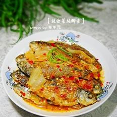 辣白菜燒鯽魚(yú)的做法-酸辣味燒菜譜