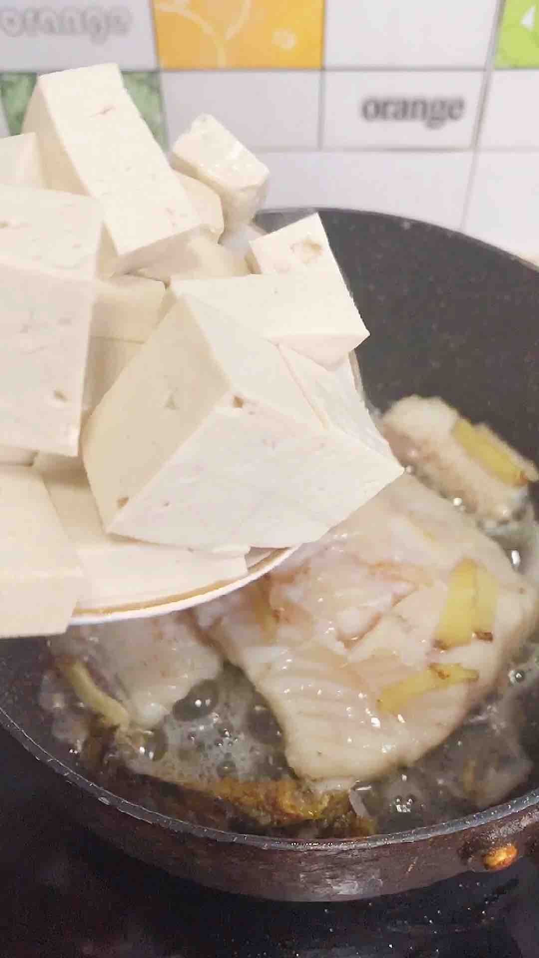 豆腐燜青魚(yú)的做法-家常味燒菜譜