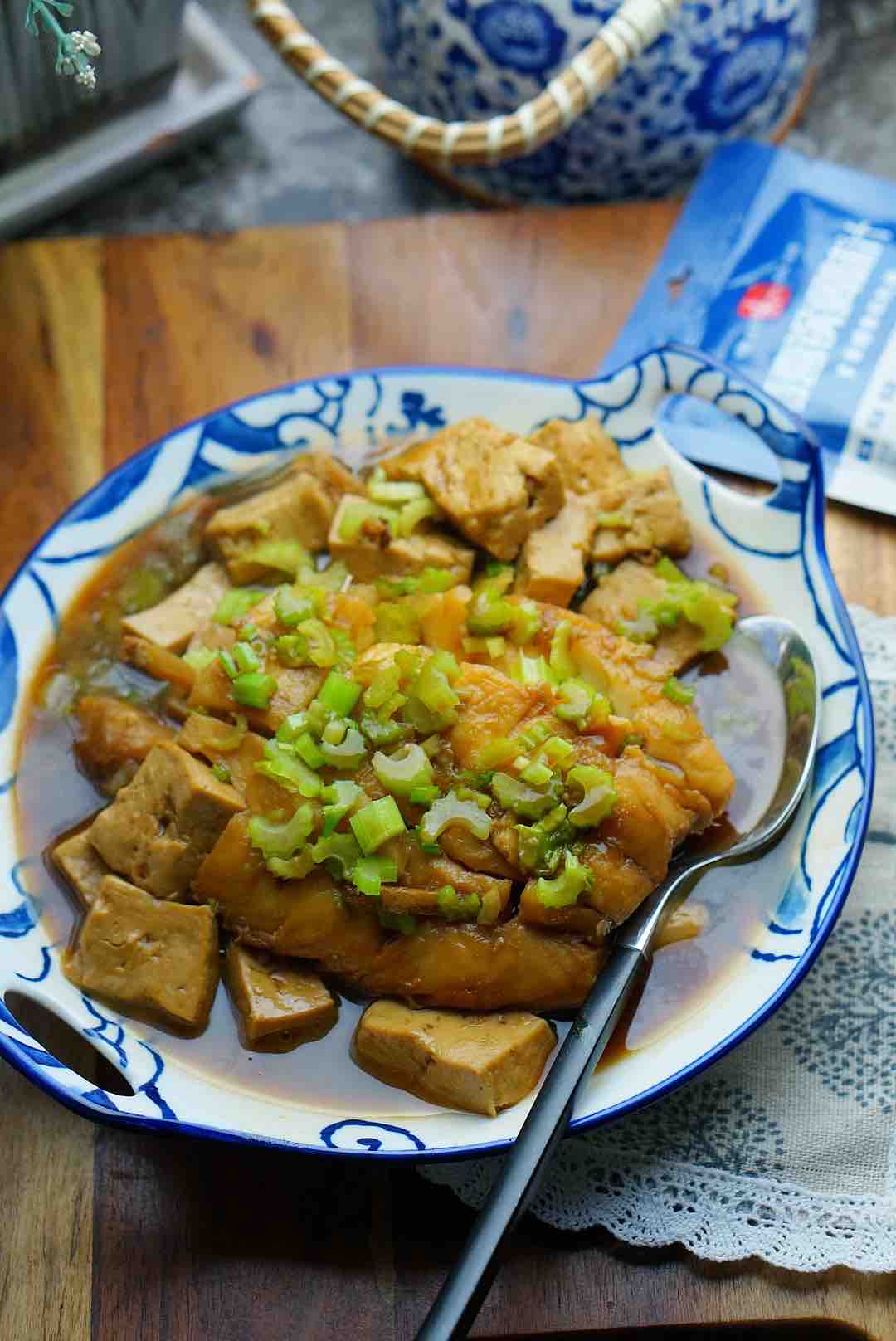 豆腐燜青魚(yú)的做法-家常味燒菜譜