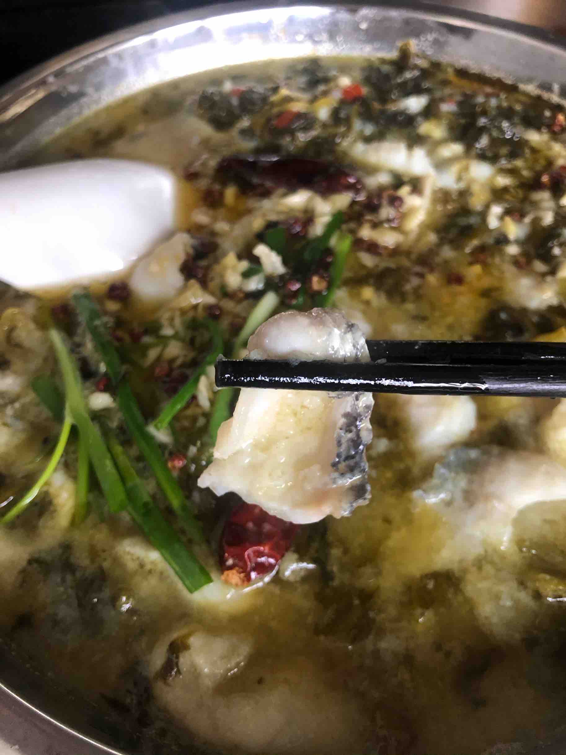 酸菜魚(yú)片的做法-酸辣味煮菜譜