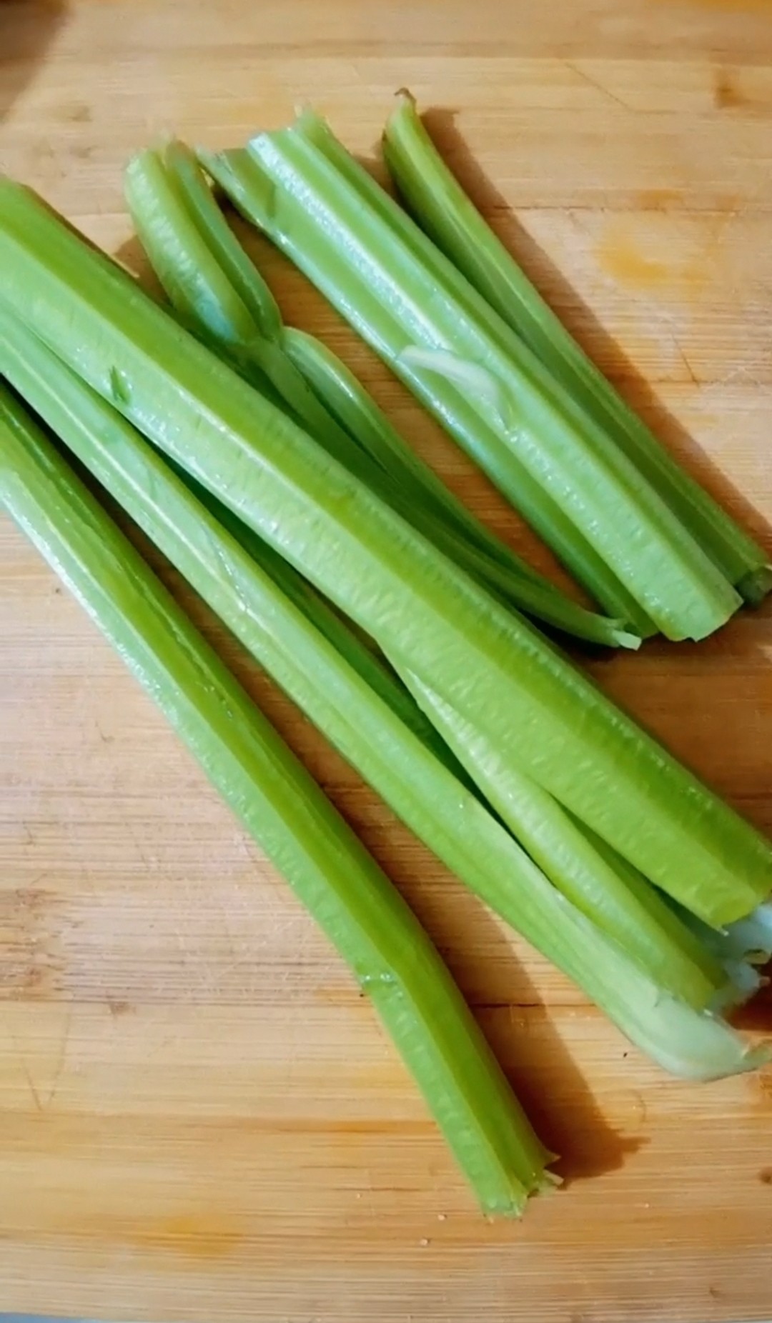 芹菜炒土豆絲的做法-咸鮮味炒菜譜