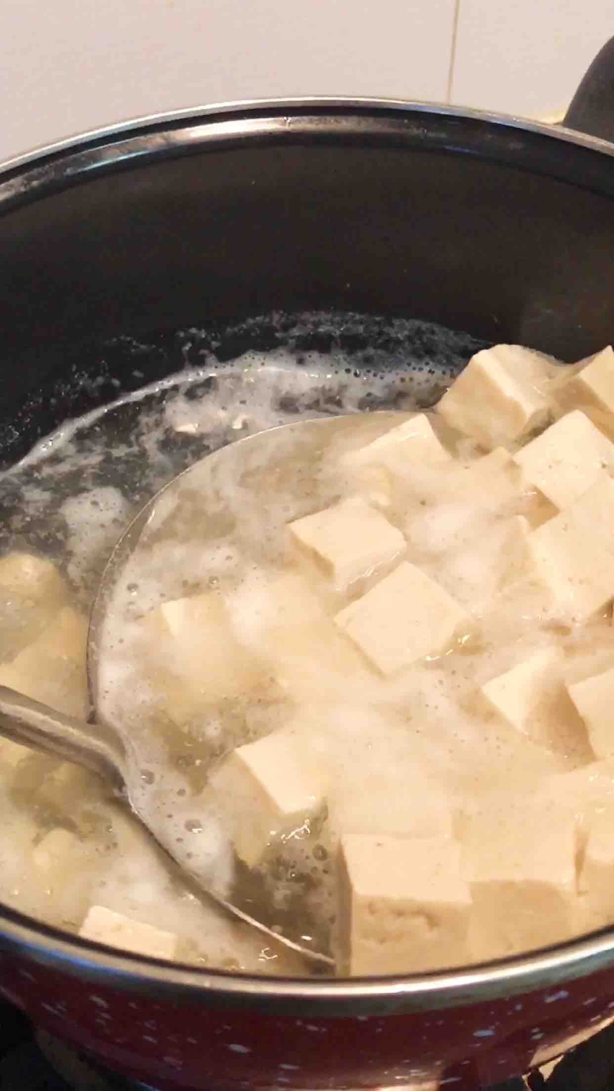 麻婆炒豆腐的做法-麻辣味炒菜譜