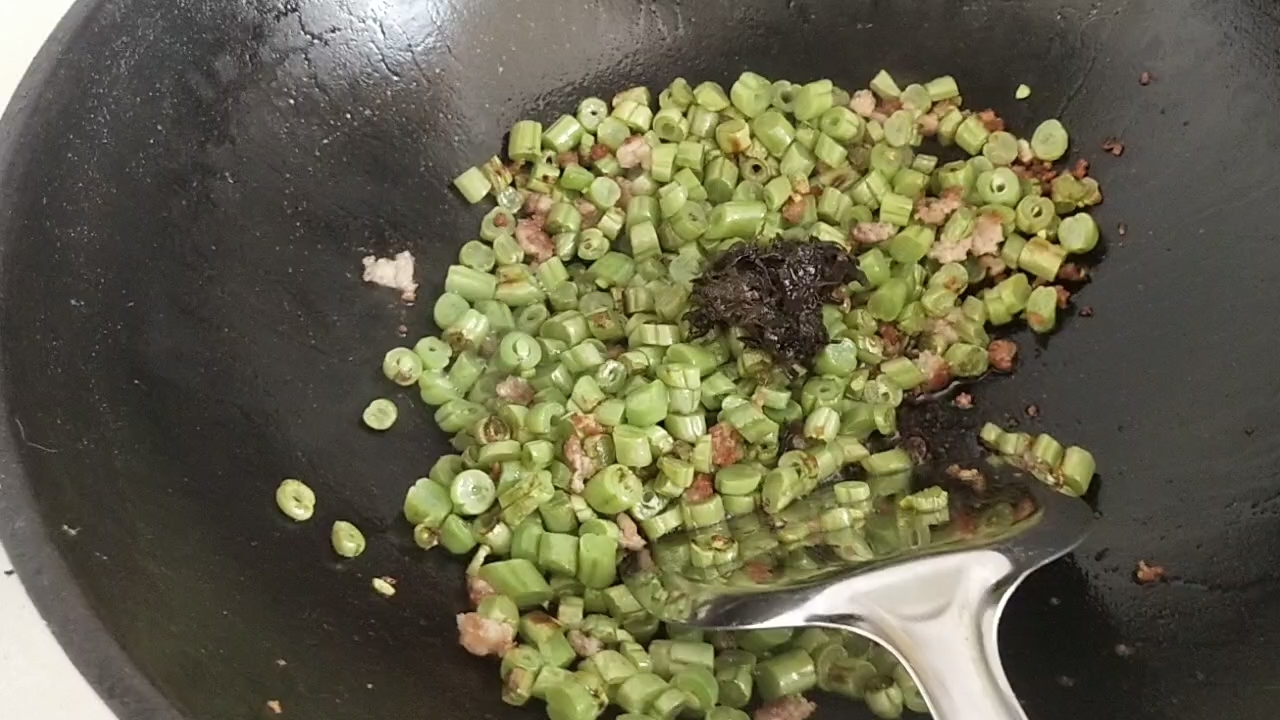 超下飯肉沫橄欖菜四季豆的做法-咸鮮味炒菜譜