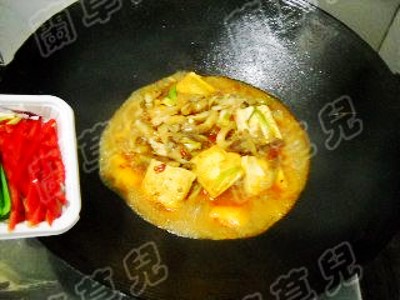 平菇燒豆腐的做法-家常味燒菜譜