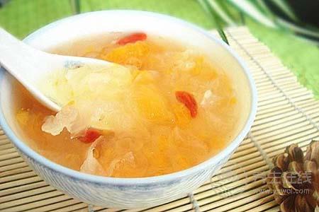 六款銀耳營(yíng)養(yǎng)食譜 夏季多吃健脾開胃